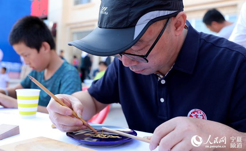 zˬFչʾᾀ^W ߼εz