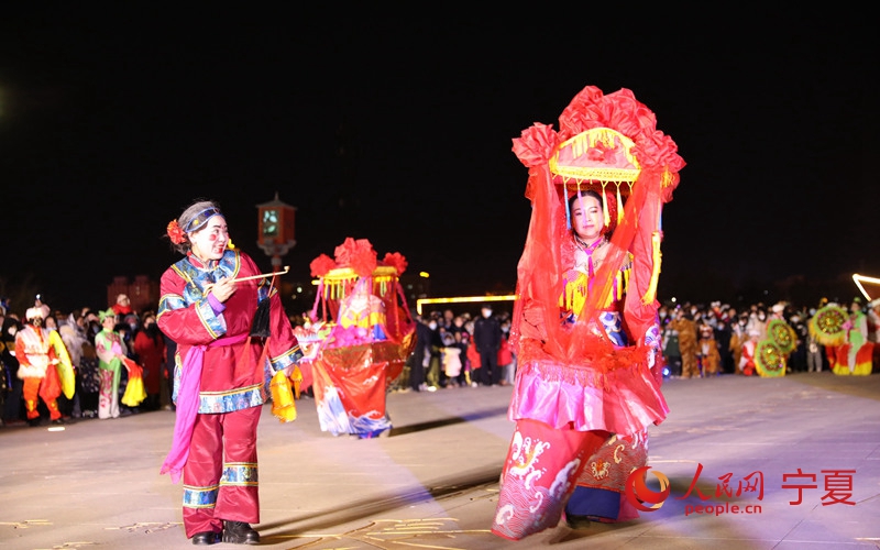 社火表演 人民網穆國虎攝