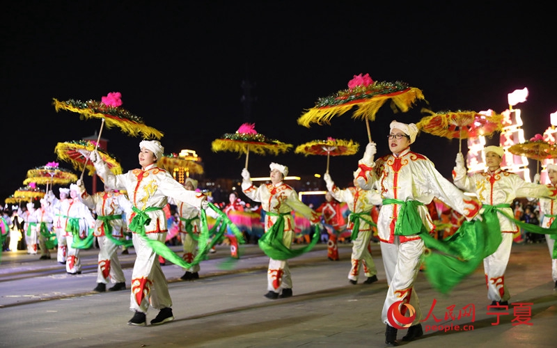 秧歌隊表演 人民網 穆國虎攝