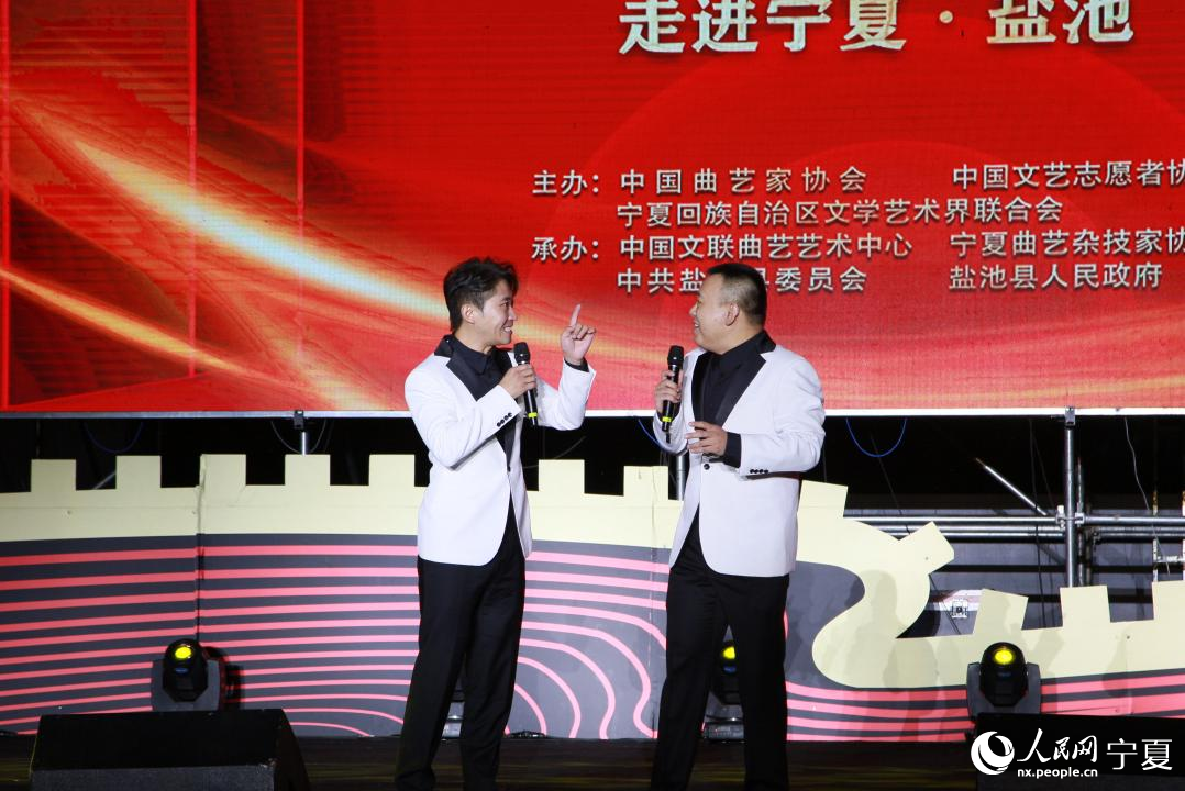 相聲《智力測驗》表演。人民網 李甜甜攝