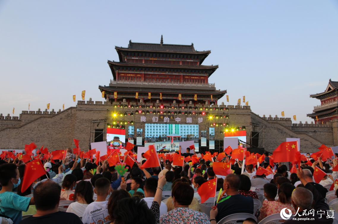 活動現場，人聲鼎沸。人民網 李甜甜攝