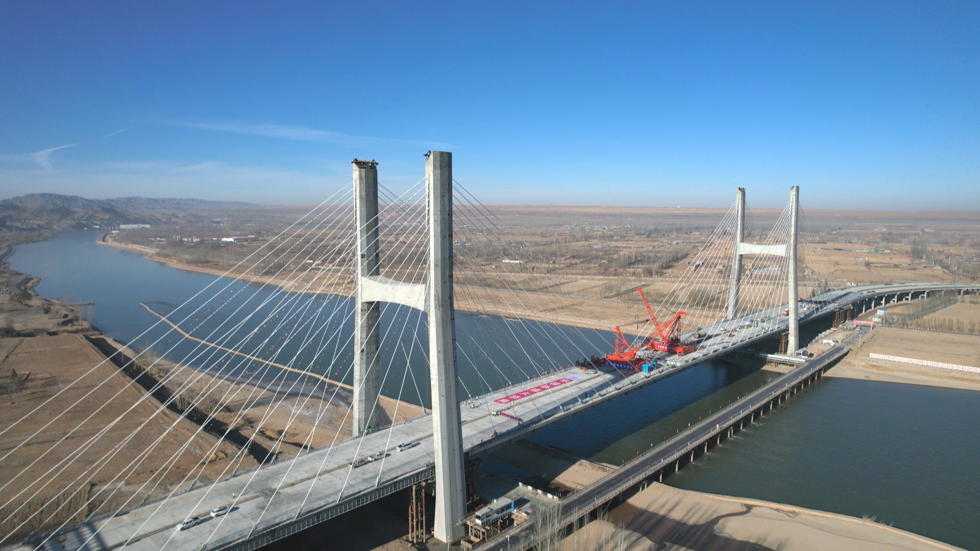 中衛下河沿黃河公路大橋合龍施工現場。中國鐵建大橋局供圖