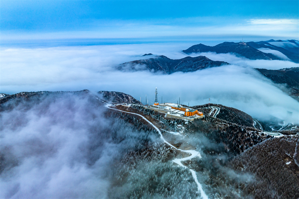 寧夏固原六盤山出現壯麗的云海。祁瀛濤攝