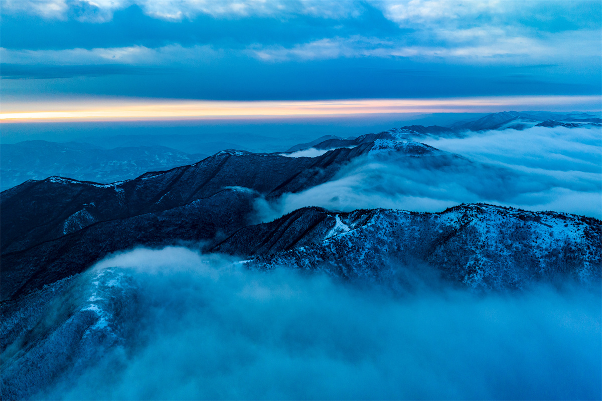 寧夏固原六盤山出現壯麗的云海。祁瀛濤攝