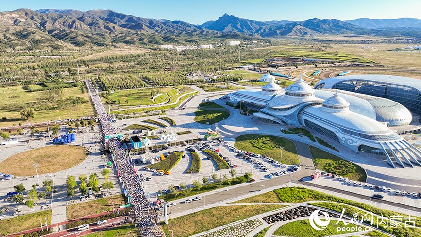 航拍比賽現場。