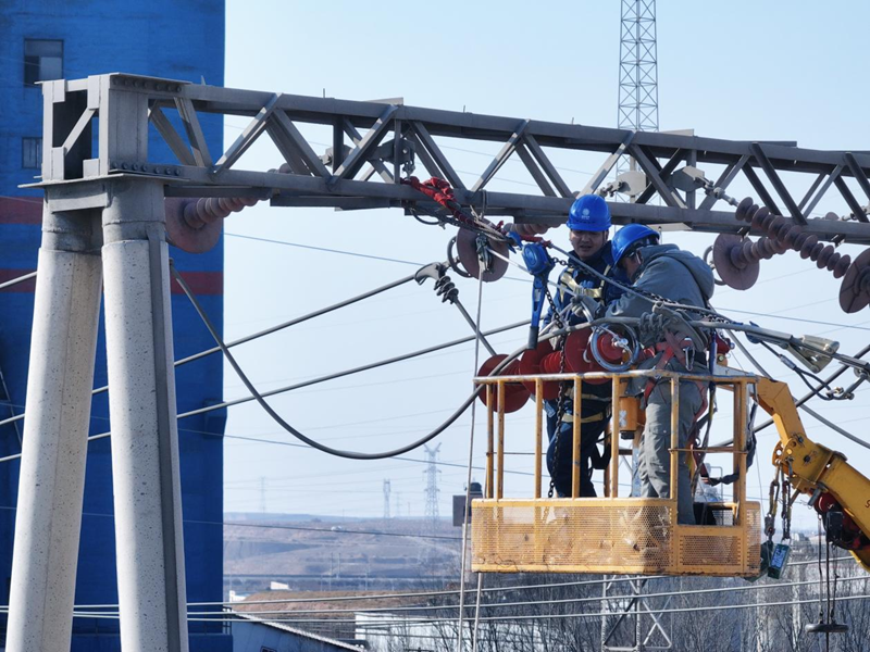 春季綜合性檢修現場。方鑫攝