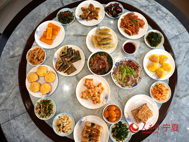 吳忠早茶菜品豐富。人民網記者 高嘉蔚攝