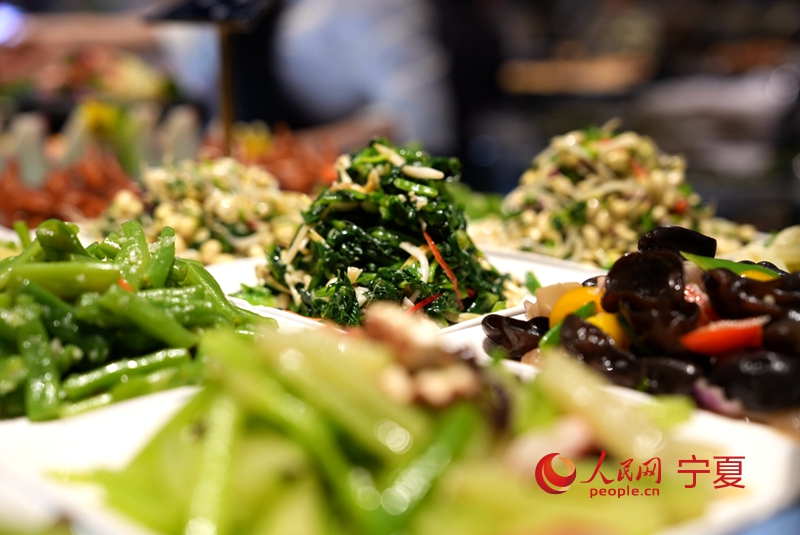 小菜豐富多樣。人民網 周航攝