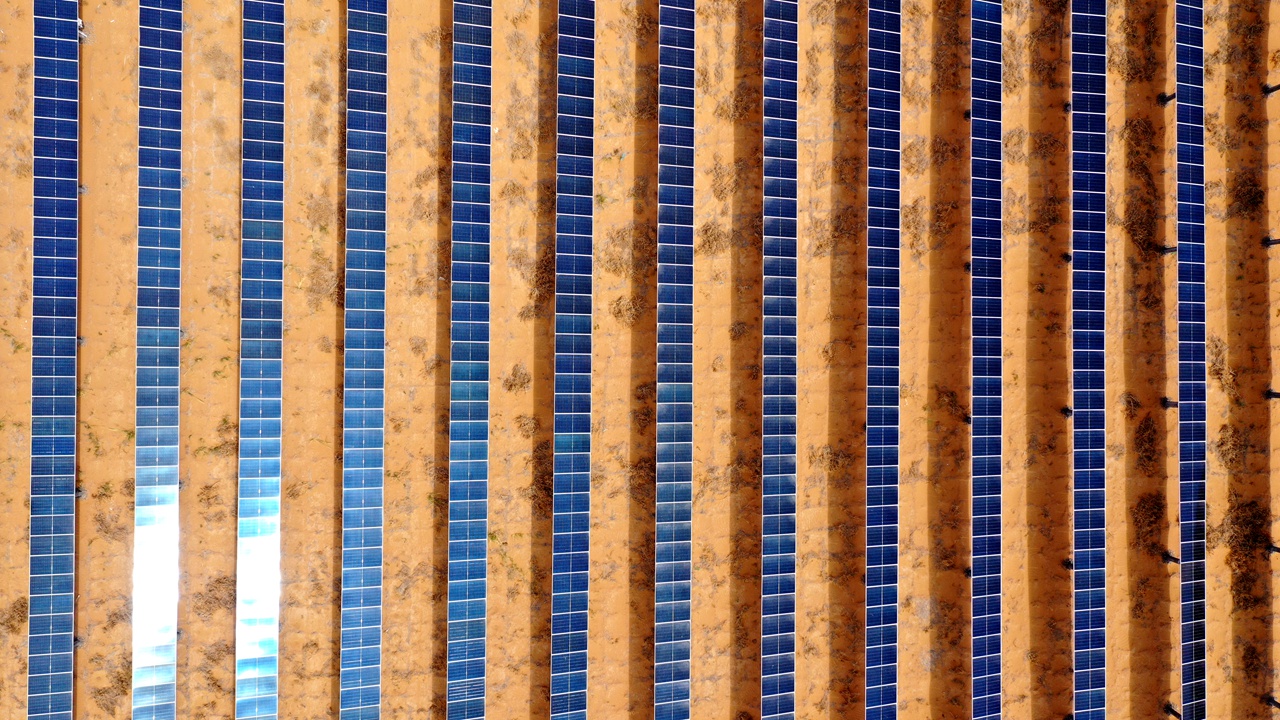 航拍龍源電力寧夏騰格里“沙戈荒”新能源基地