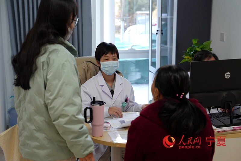 患者正在就診。人民網記者 梁宏鑫攝